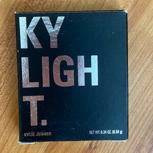 Kylie Kylight Pressed Illuminating Powder 'Cheers Darling' .34 oz (9.5 g)